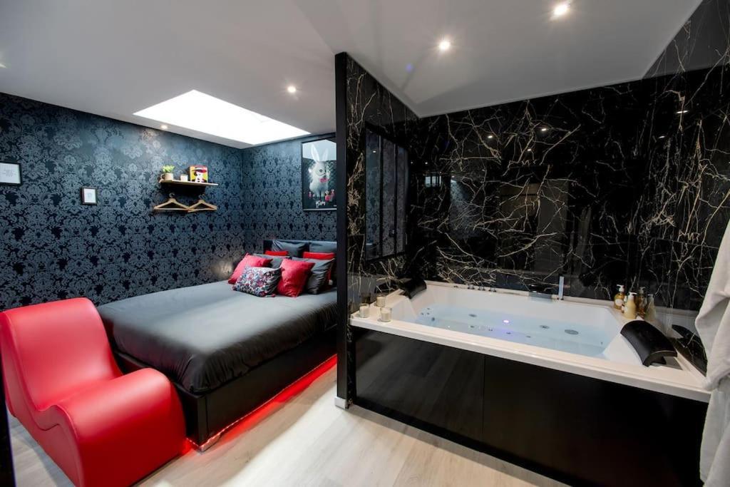 * Love Room Jacuzzi * Aubie-et-Espessas Extérieur photo